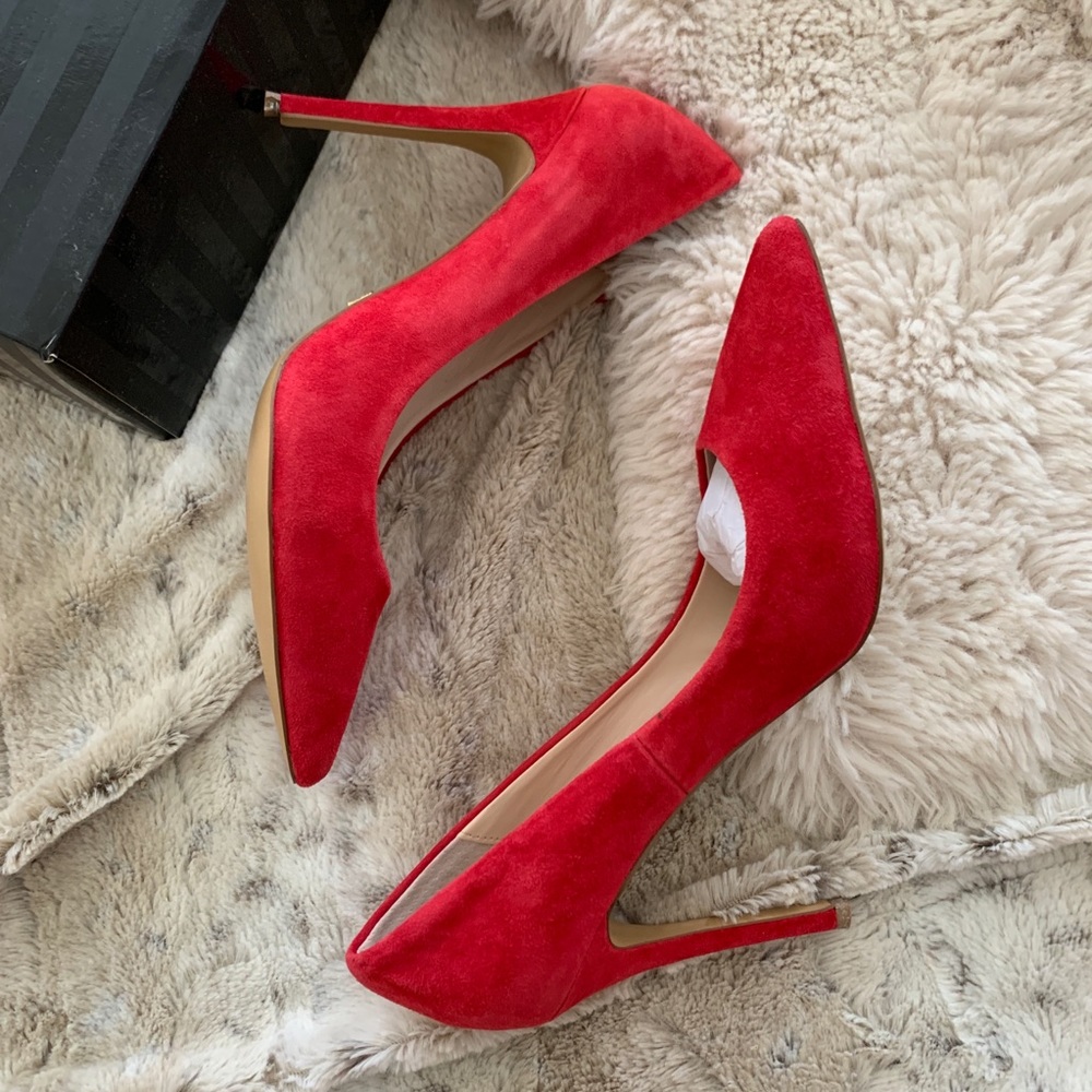 Beautiful Red Victoria’s Secret heels 👠